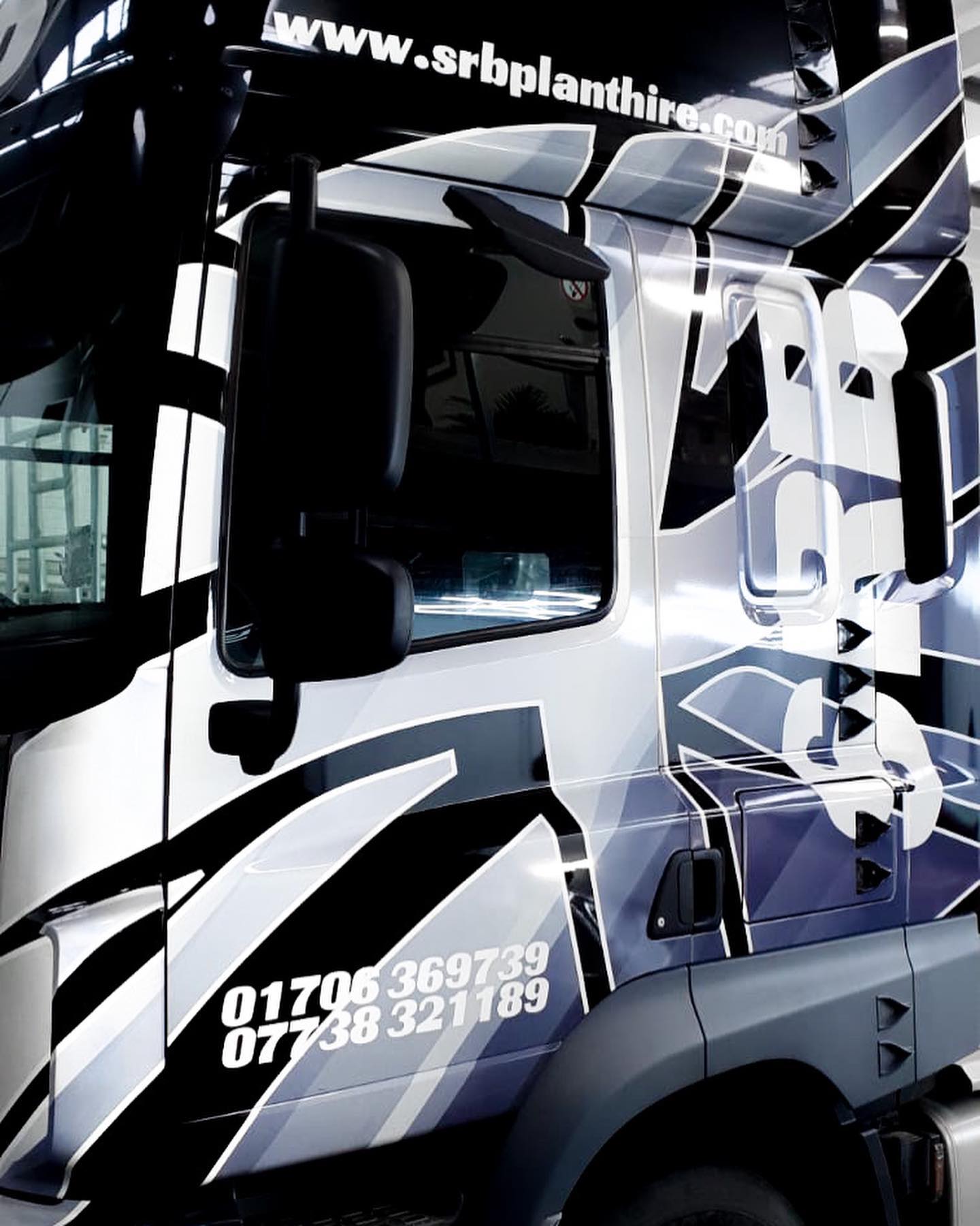 Fluorescent and Reflective Vinyl Wraps for Vehicles | VWC