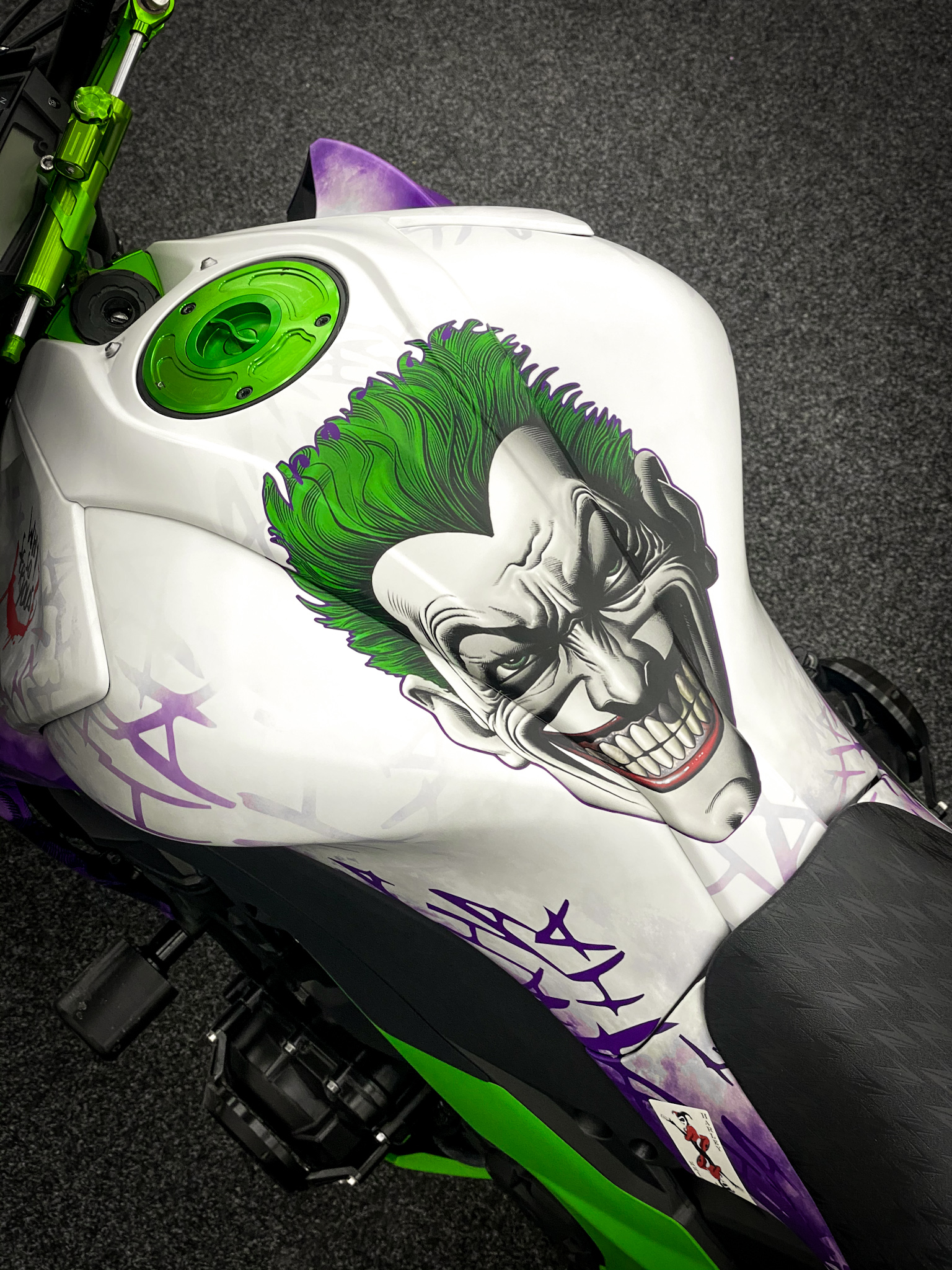 hot topic black light joker