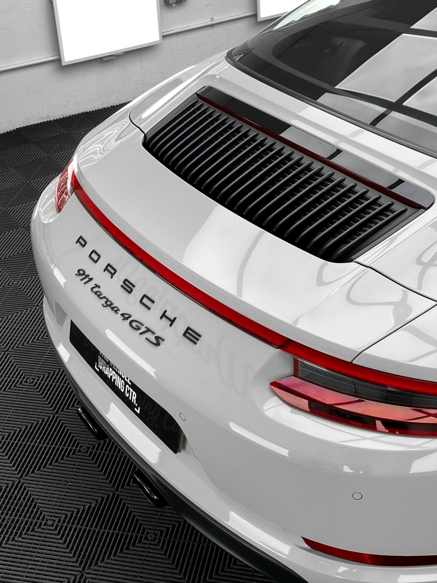 Crayon grey porsche