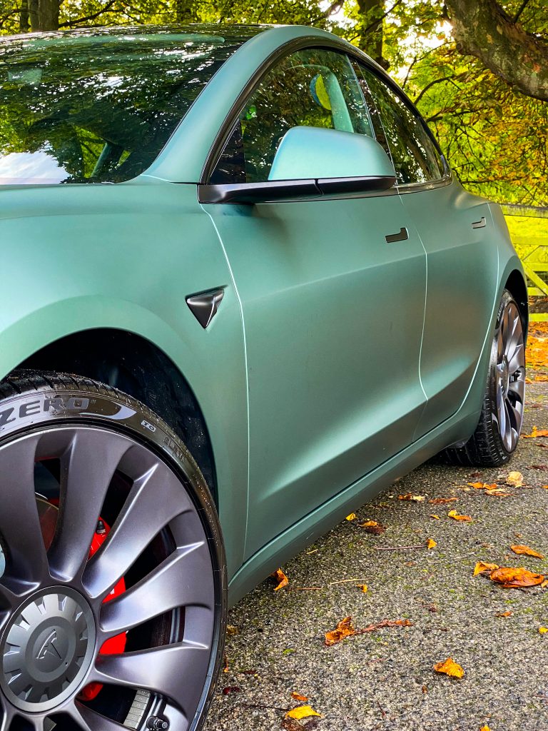 Matte Pine Green : r/TeslaModelY