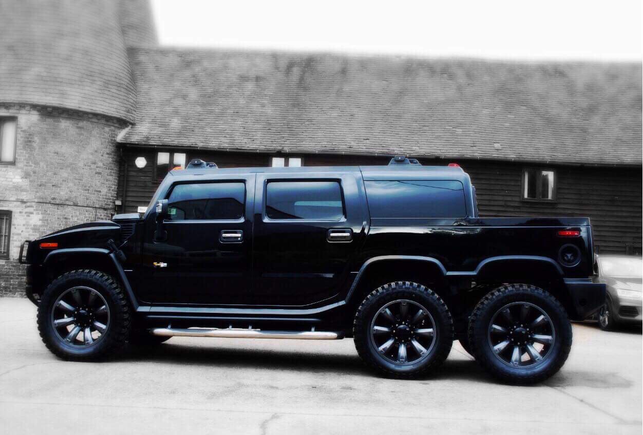 Hummer H6 in Black